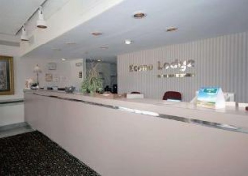 Econo Lodge Corinth image 10